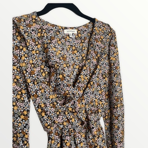 NEW MAX STUDIO Ruffle Peplum Floral Wrap Top Long Sleeves, Size Small - Picture 9 of 10